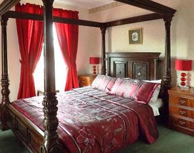 The Glenesk Hotel