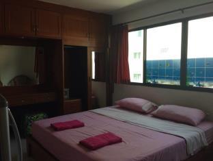 Family Home Guesthouse Phuket