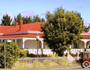 Waratah's O'Connor Hall Guest House B&B