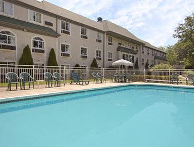 Ramada Inn Whitehall (Michigan)