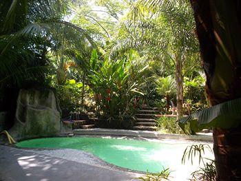 La Tropicale Beach Lodge