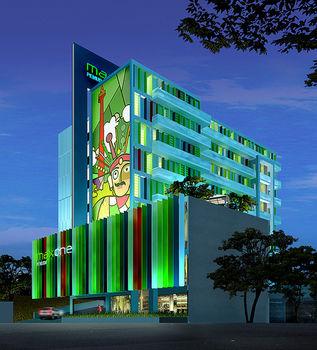 MaxOne Hotels at Pemuda