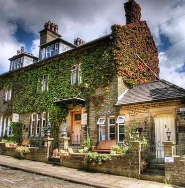 The Old Registry Rooms & Restaurant