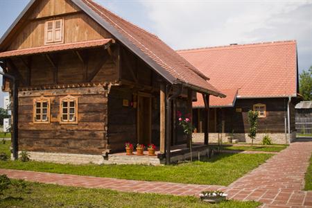 Eco Village Ekoetno Selo Strug