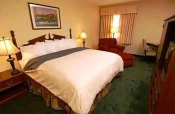 Baymont Inn & Suites Elkhart