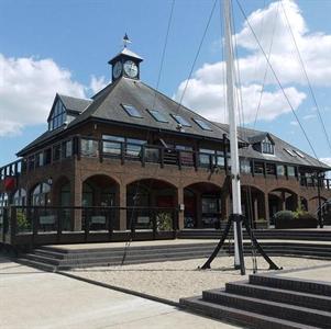Boathouse Hotel and Restaurant