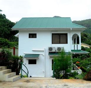 Evergreen Apartments Mahe