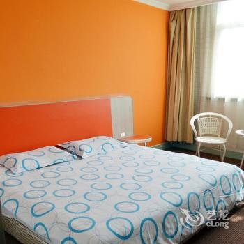 Motel 168 Chain Inn Shanghai Hongjing Road