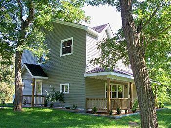 Blue Mountain Rentals - Five-Bedroom Cottage with Hot Tub