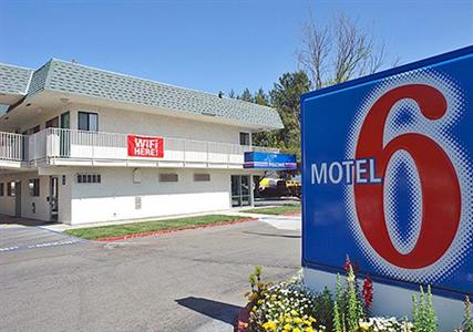 Motel 6 Davis