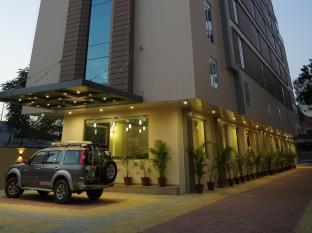 Hyphen Ujjwal Premier Hotel