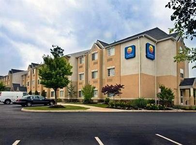 Comfort Inn & Suites Airport Dulles-Gateway