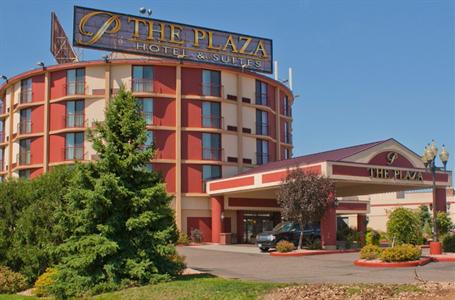 Plaza Hotel and Suites Eau Claire