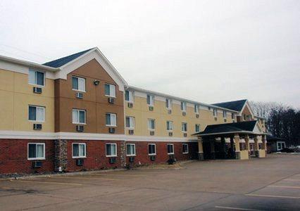 Quality Inn and Suites Davenport Quad Cities