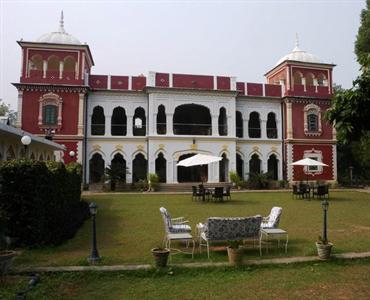 WelcomHeritage Judge's Court Hotel Pragpur