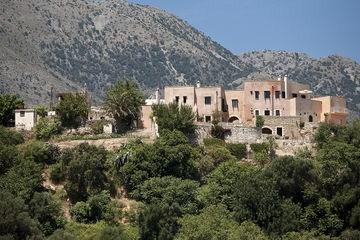 Kastellos Village
