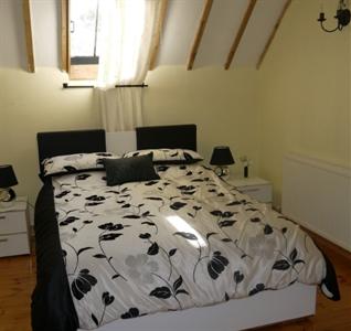Hollybush Barn