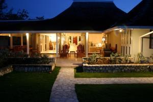 Spectacular Coastline - 3 BR Villa - Montego Bay