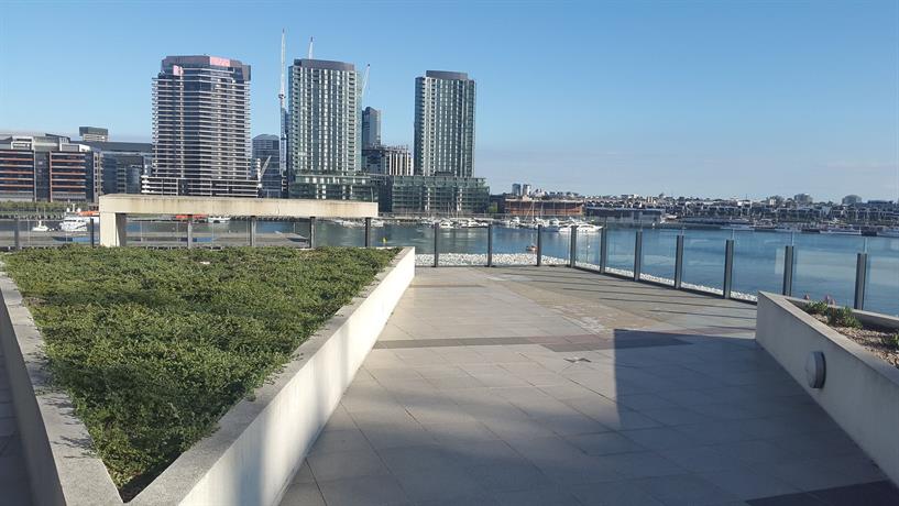 Apartment Water View Docklands Melbourne