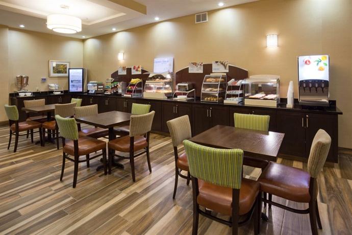 Holiday Inn Express & Suites Davenport North