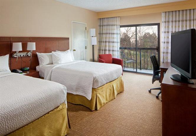 Courtyard by Marriott Nashville Airport