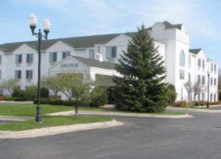 Charlevoix Inn & Suites