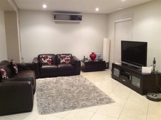 Homestay in Chipping Norton near Warwick Farm Railway Station