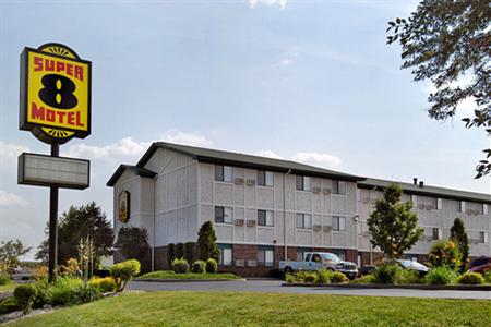 Super 8 Motel Milwaukee Airport