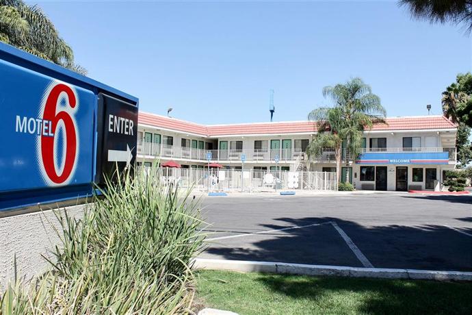 Motel 6 Bakersfield Convention Center