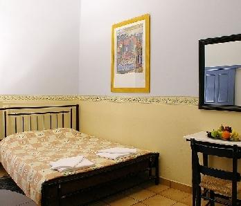 Omorfi Poli Holiday Apartment