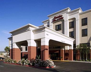 Hampton Inn & Suites Tulare