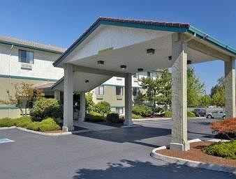 Super 8 Motel Airport Portland