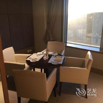 Jingguang Center Apartment Hotel