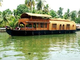 Indraprastham Houseboat Thanneermukkom