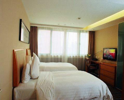 Expo Century Park Hotel & Suites