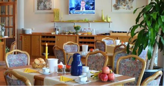 S E E Hotel