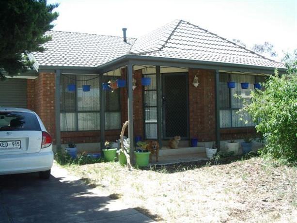 Homestay in Seaford near Seaford Meadows Railway Station