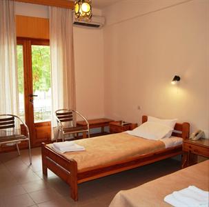 Yannis Hotel