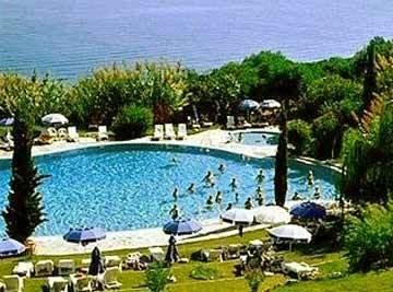 Sunrise Village Achladochori
