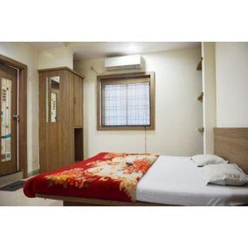 Vista Rooms At Tukoganj