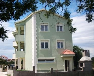 Denis Rooms and Apartments