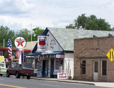 Deluxe Inn Motel