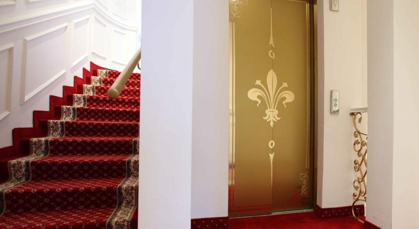 Отель Royal Grand Hotel
