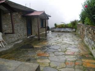 Hotel Mountain Pinewood Camp Sitlakhet-20 kms from Ranikhet