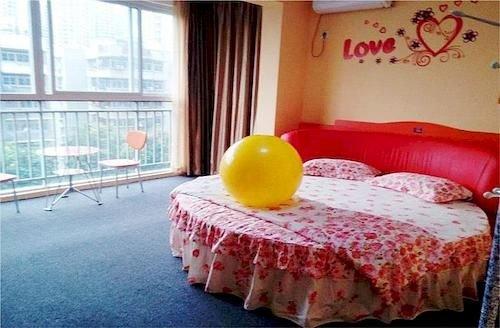 Wuhan Jiazhou Lovers' Apartment