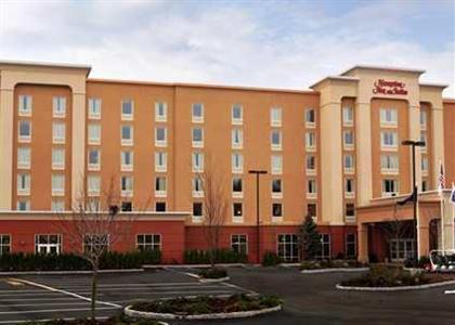 Hampton Inn & Suites Staten Island