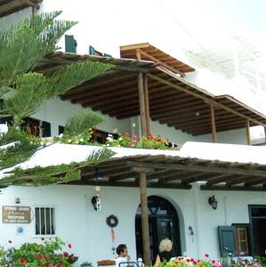 Studios Manos Flora