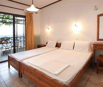 Heraklia Beach Camping and Apartments