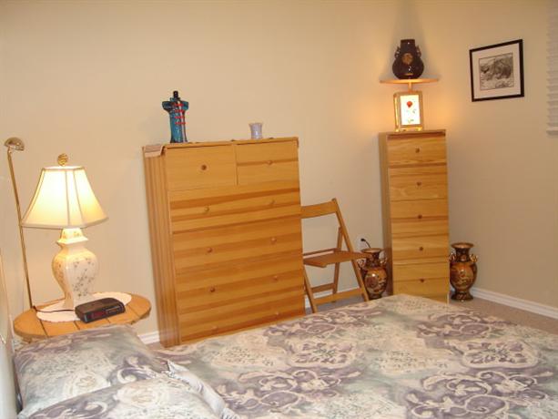 Homestay in Oakville near Epiphany Spa