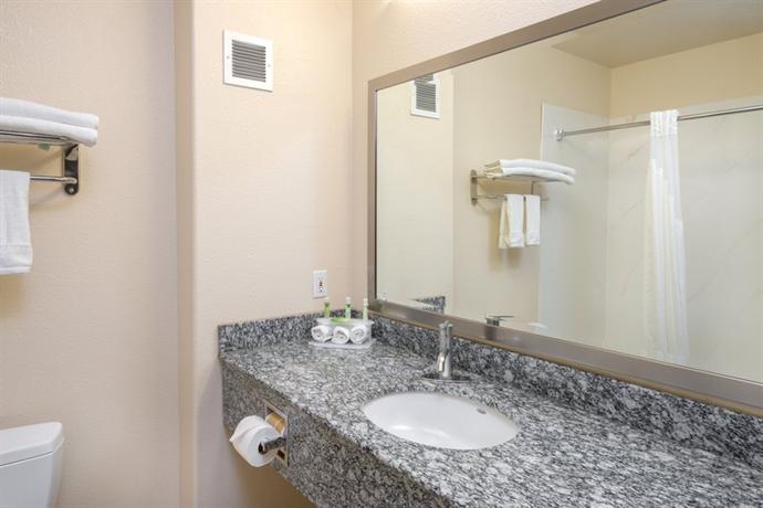 Holiday Inn Express & Suites Yosemite Park Area